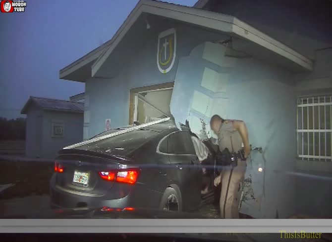 Video :While pursuing at 160 km-h, he collides with a church